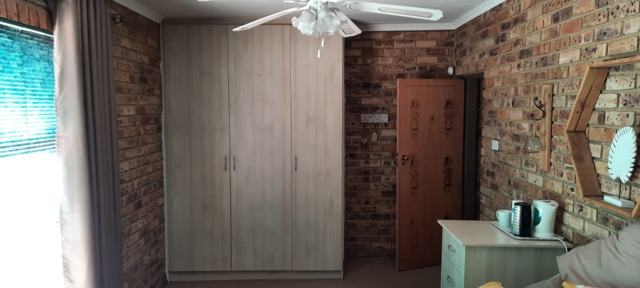 5 Bedroom Property for Sale in Vaalpark Free State